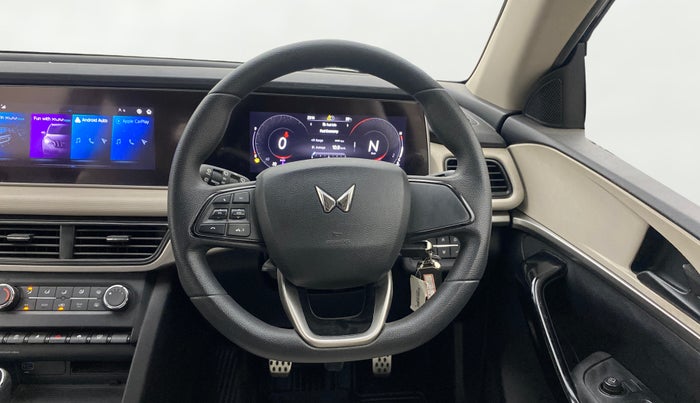 2022 Mahindra XUV700 AX 5 P MT 7 STR, Petrol, Manual, 38,236 km, Steering Wheel Close Up