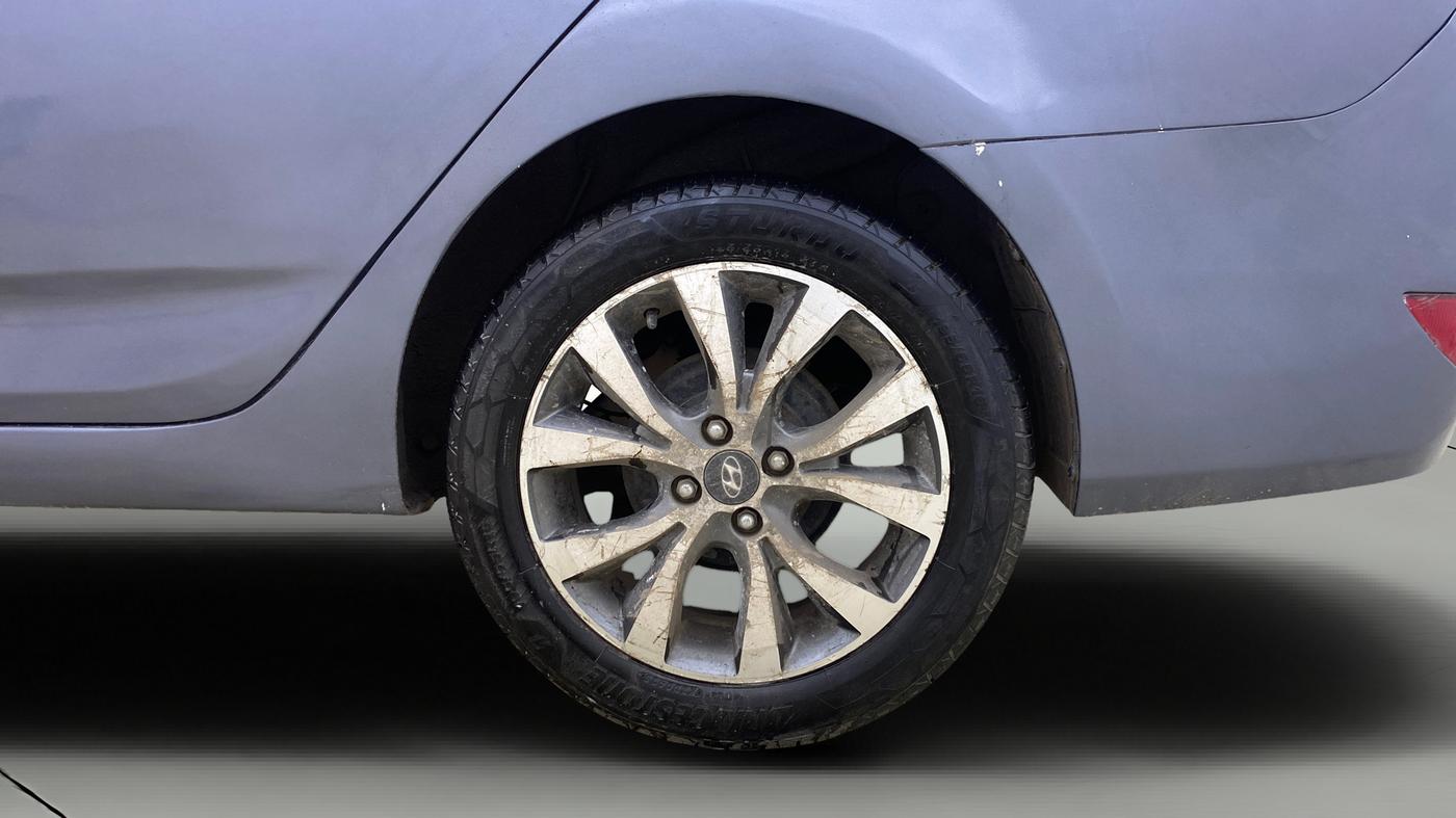 2016 Hyundai Verna 1.6 VTVT SX, Petrol, Manual, 65,299 km, Left Rear Wheel