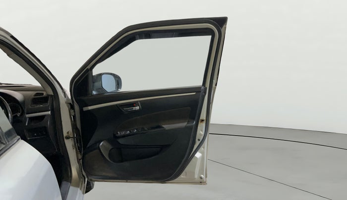 2016 Maruti Swift VXI, Petrol, Manual, 1,05,678 km, RHS Front Door