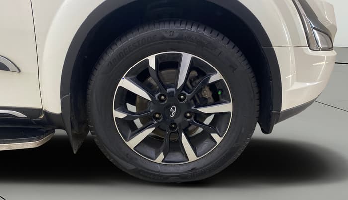 2021 Mahindra XUV500 W11, Diesel, Manual, 84,886 km, Right Front Wheel