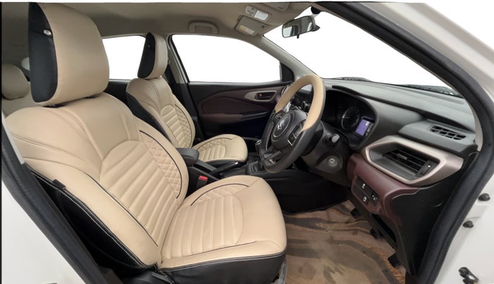 2023 Maruti FRONX DELTA PLUS 1.2MT, Petrol, Manual, 21,841 km, Right Side Front Door Cabin