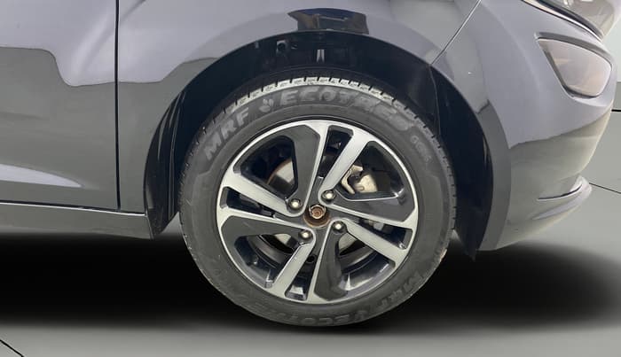 2023 Tata ALTROZ XZA PLUS DARK EDTION, Petrol, Automatic, 25,887 km, Right Front Wheel