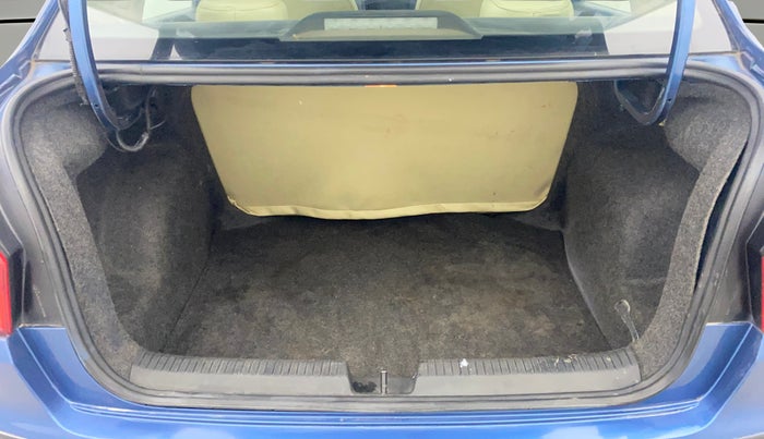 2016 Volkswagen Ameo COMFORTLINE 1.2L, Petrol, Manual, 81,186 km, Boot Open Zoomed View