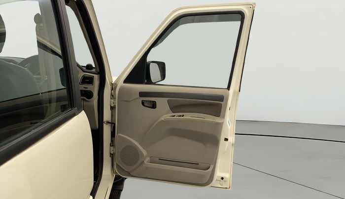 2021 Mahindra Scorpio S9, Diesel, Manual, 82,238 km, RHS Front Door