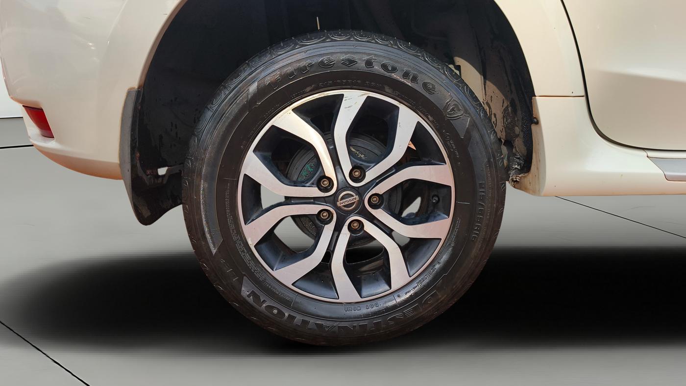 2015 Nissan Terrano XL (D), Diesel, Manual, 90,453 km, Right Rear Wheel