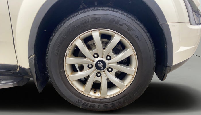 2020 Mahindra XUV500 W9, Diesel, Manual, 78,213 km, Right Front Wheel