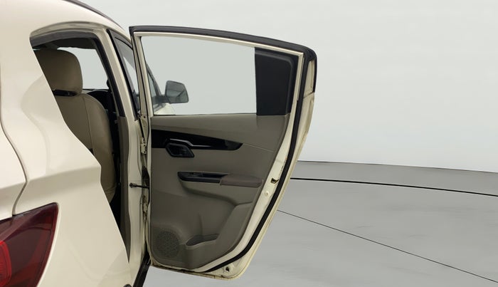 2016 Mahindra Kuv100 K8 5 STR, Petrol, Manual, 24,487 km, RHS Rear Door