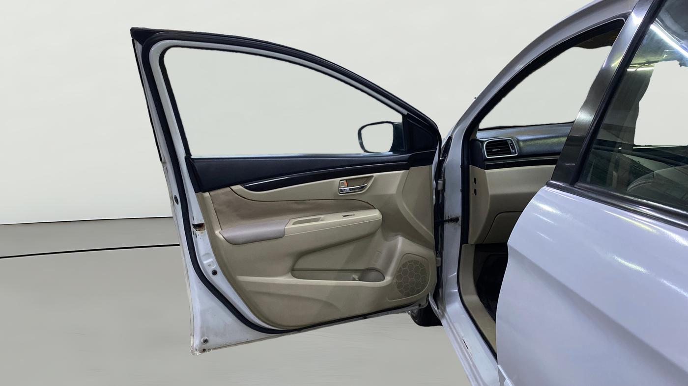 2016 Maruti Ciaz VDI+ SHVS, Diesel, Manual, 1,02,110 km, LHS Front Door