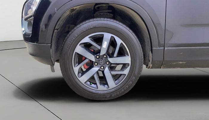 2023 Tata Safari XZ PLUS 2.0L RED DARK EDITION 6 STR MT, Diesel, Manual, 53,078 km, Left Front Wheel