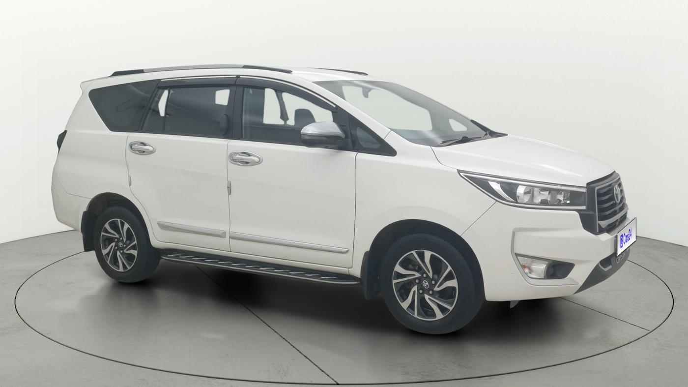 2024 Toyota Innova Crysta GX Plus 8 STR, Diesel, Manual, 69,437 km, SRP