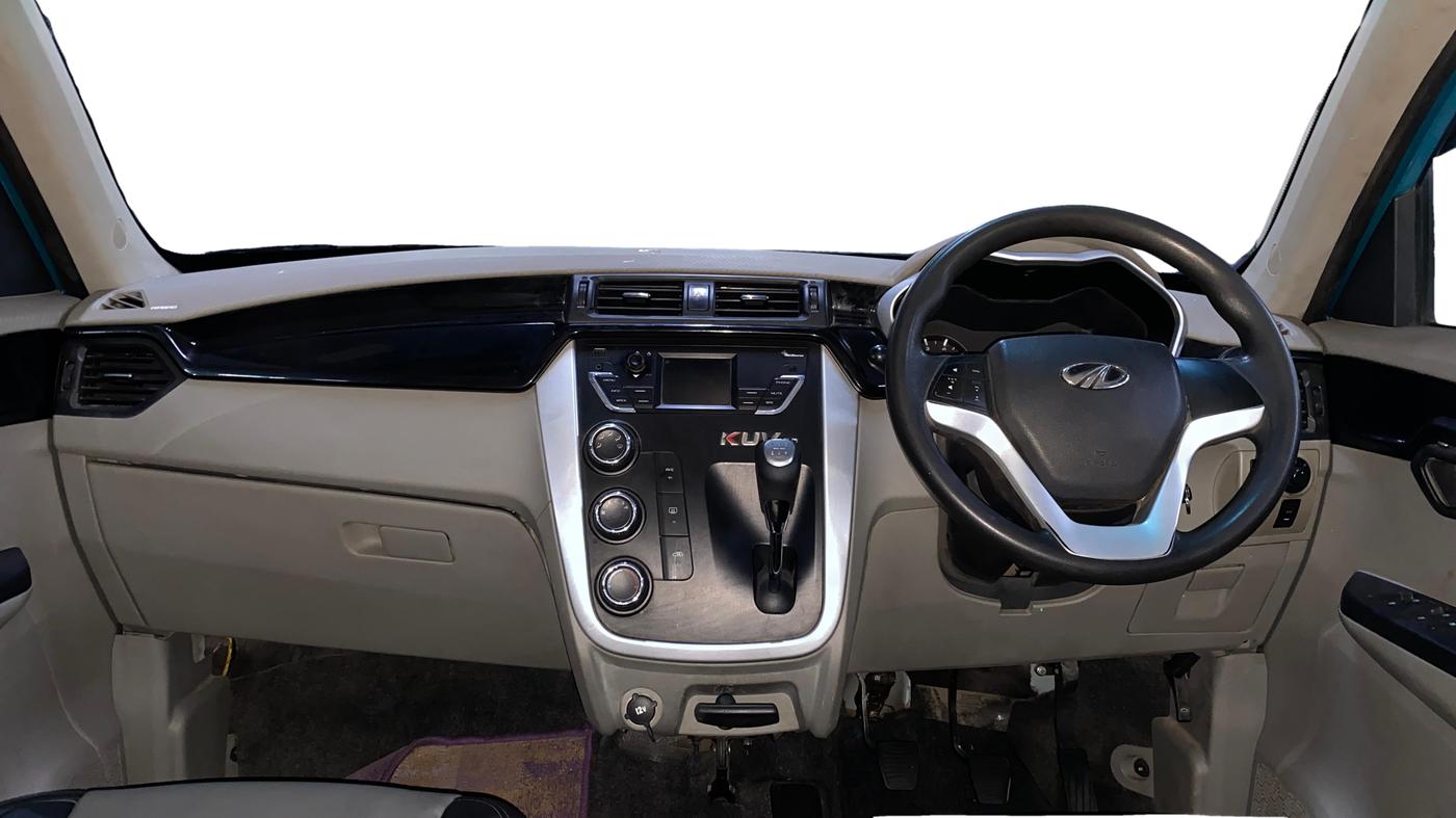 2015 Mahindra Kuv100 K8 6 STR, Petrol, Manual, 33,801 km, Dashboard