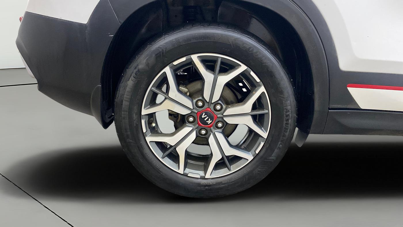 2020 KIA SELTOS GTX PLUS AT 1.5 DIESEL, Diesel, Automatic, 1,00,153 km, Right Rear Wheel