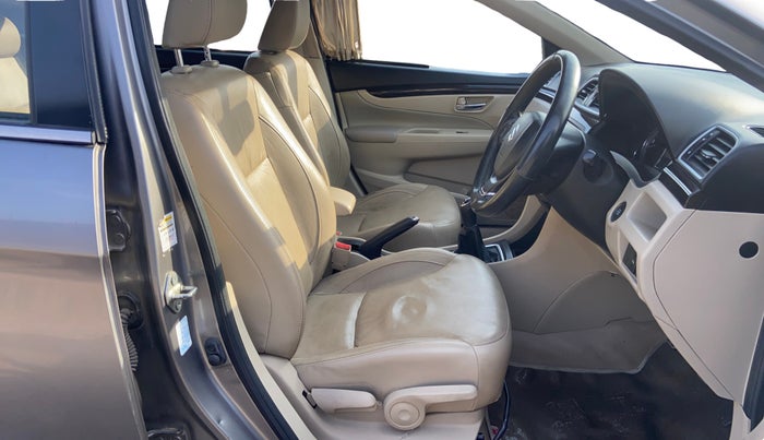 2017 Maruti Ciaz ALPHA 1.4 PETROL, Petrol, Manual, 60,471 km, Right Side Front Door Cabin