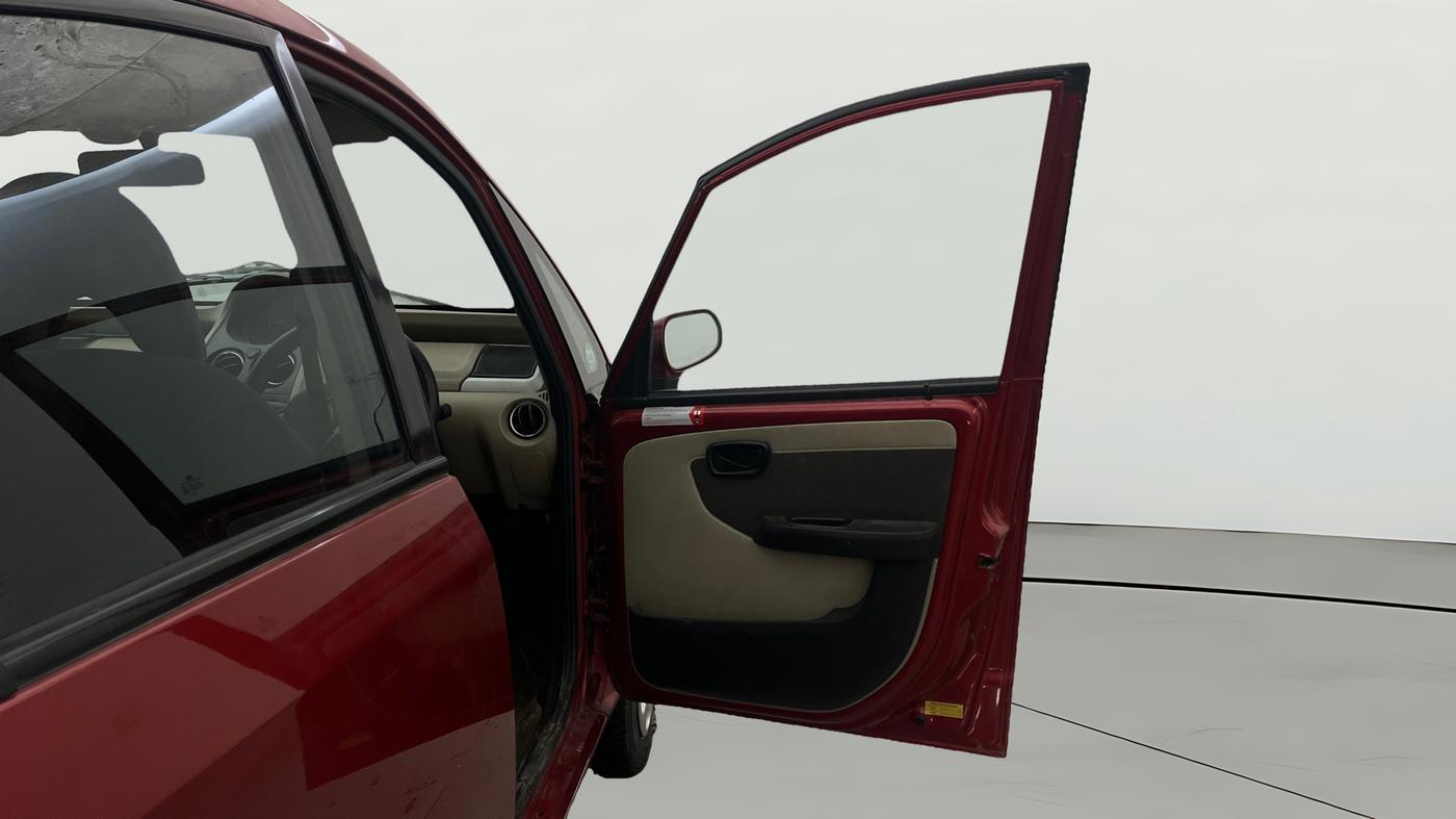 2015 Tata Nano TWIST XTA, Petrol, Automatic, 32,704 km, RHS Front Door