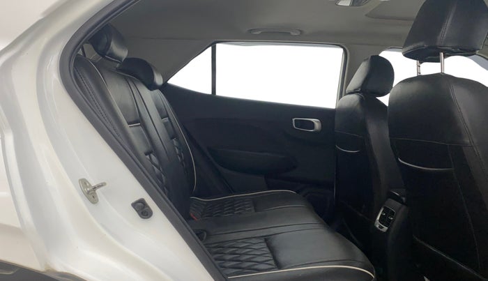 2019 Hyundai VENUE SX PLUS 1.0 TURBO DCT, Petrol, Automatic, 30,332 km, Right Side Rear Door Cabin