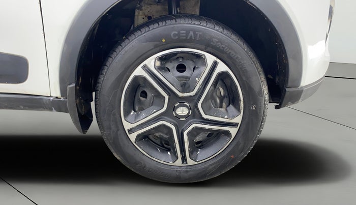 2020 Tata NEXON XM SUNROOF PETROL, Petrol, Manual, 35,575 km, Right Front Wheel