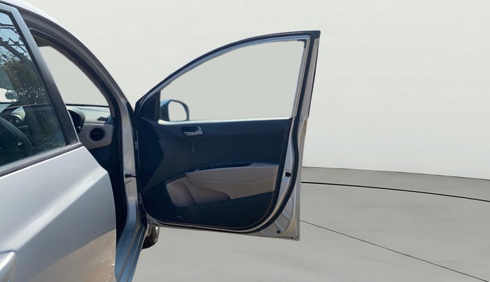 2015 Hyundai Xcent S (O) 1.2, Petrol, Manual, 61,983 km, RHS Front Door