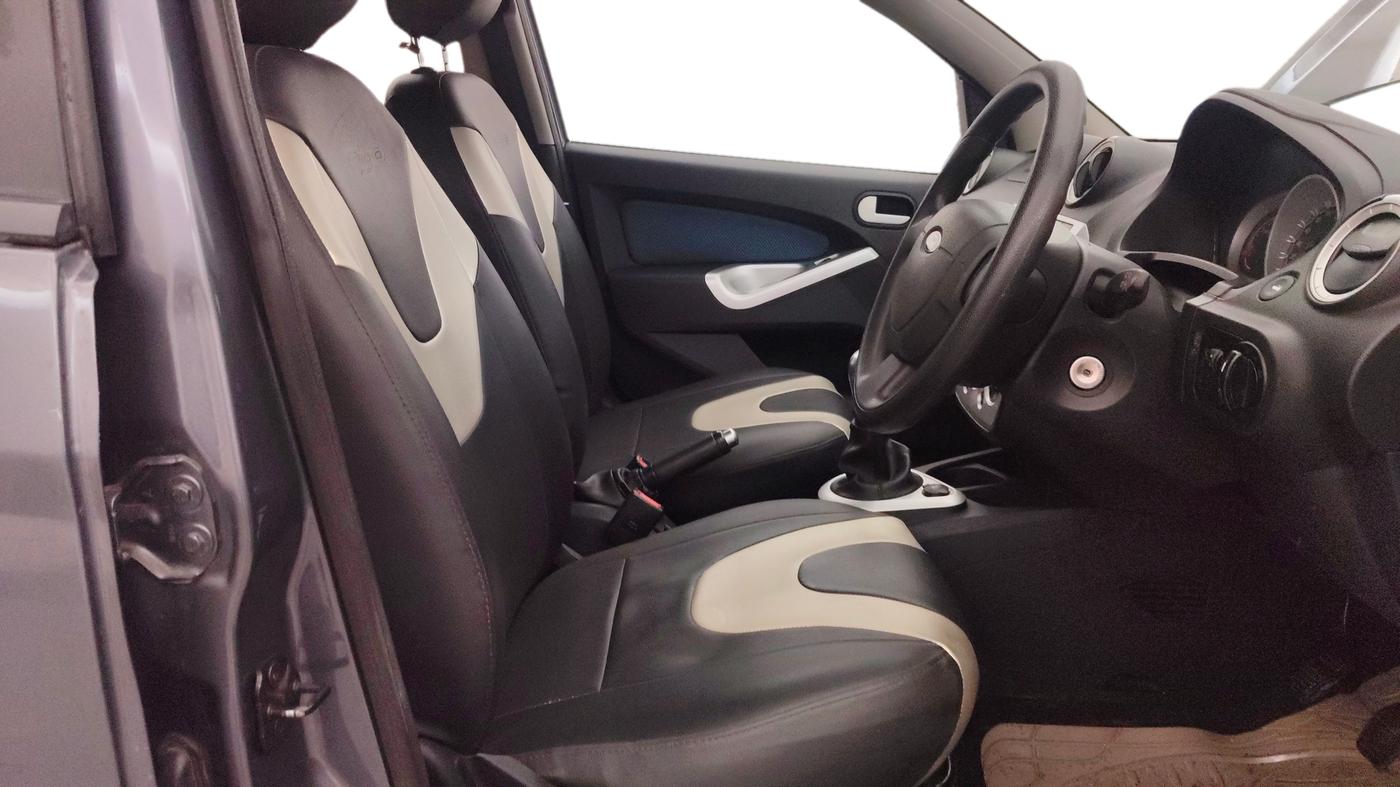 2015 Ford Figo TITANIUM 1.2 PETROL, Petrol, Manual, 57,330 km, Right Side Front Door Cabin