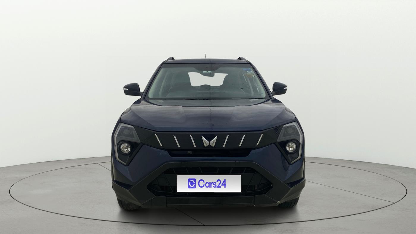 2024 Mahindra XUV 3XO AX5 1.2 L TCMPFi, Petrol, Manual, 7,921 km, Front