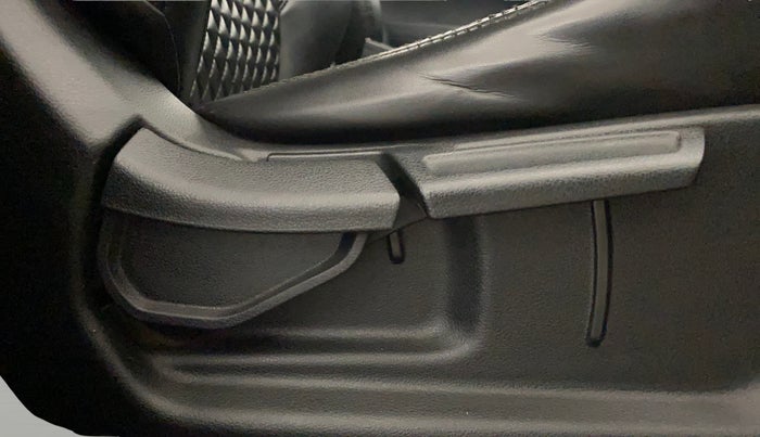 2019 Hyundai VENUE SX PLUS 1.0 TURBO DCT, Petrol, Automatic, 70,516 km, Driver Side Adjustment Panel
