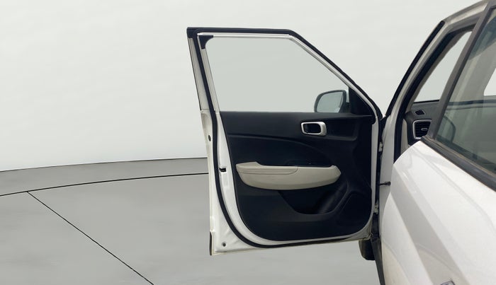 2023 Hyundai VENUE SX (O) 1.0 TURBO DCT, Petrol, Automatic, 11,876 km, LHS Front Door