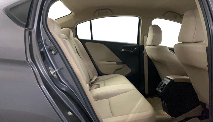 2018 Honda City 1.5L I-VTEC V MT, Petrol, Manual, 25,484 km, Right Side Rear Door Cabin