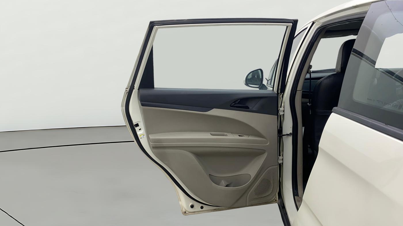 2019 Mahindra MARAZZO M4 8 STR, Diesel, Manual, 73,769 km, LHS Rear Door