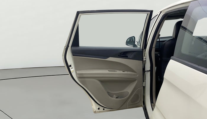 2019 Mahindra MARAZZO M4 8 STR, Diesel, Manual, 73,866 km, LHS Rear Door