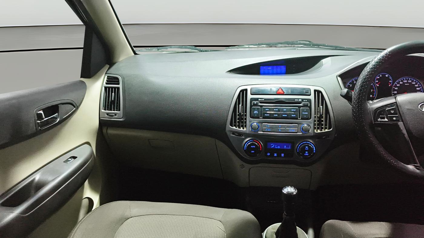 2013 Hyundai i20 SPORTZ 1.2, CNG, Manual, 90,988 km, Air Conditioner