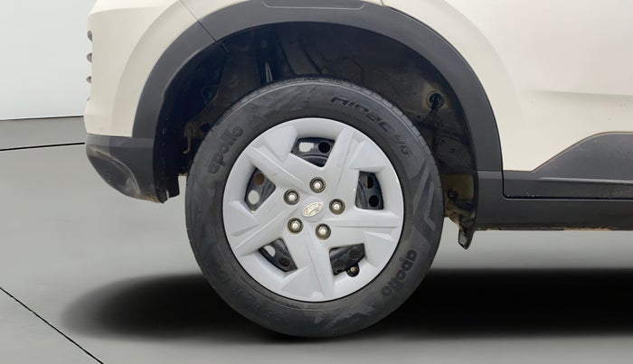 2022 Hyundai VENUE SX 1.2 PETROL, Petrol, Manual, 70,943 km, Right Rear Wheel