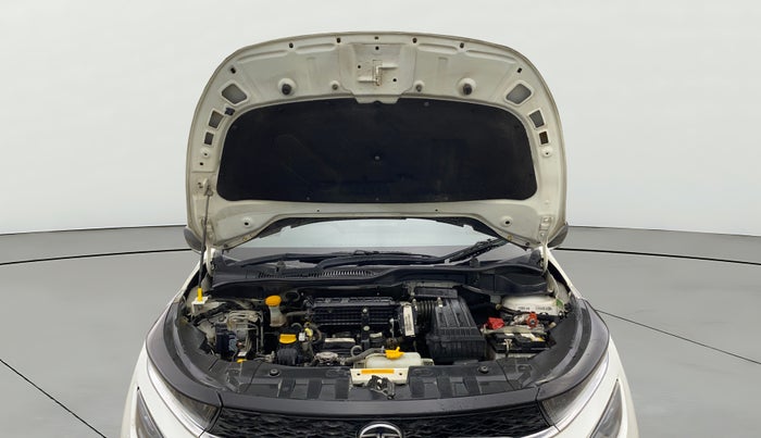 2024 Tata ALTROZ XZ CNG, CNG, Manual, 28,311 km, Open Bonet