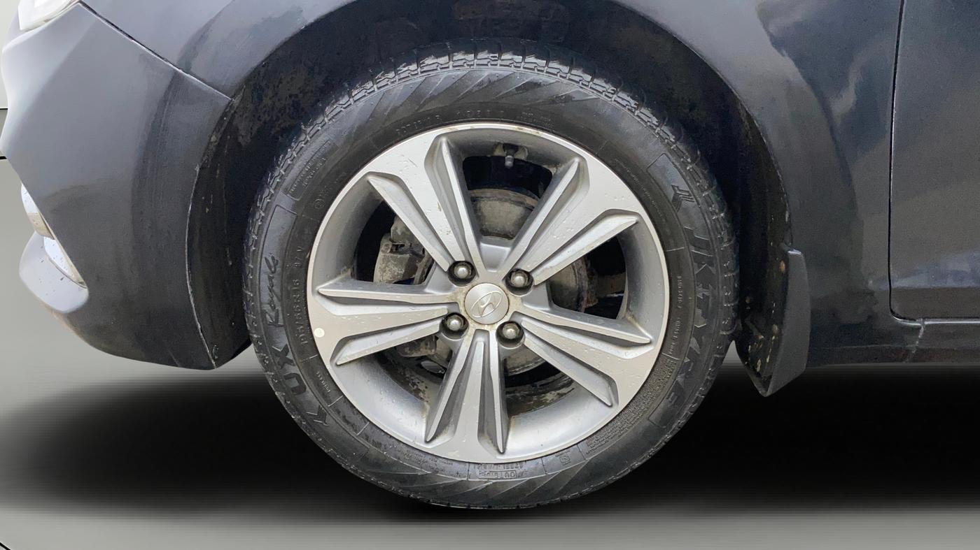 2018 Hyundai Verna 1.6 VTVT SX (O) AT, Petrol, Automatic, 43,684 km, Left Front Wheel
