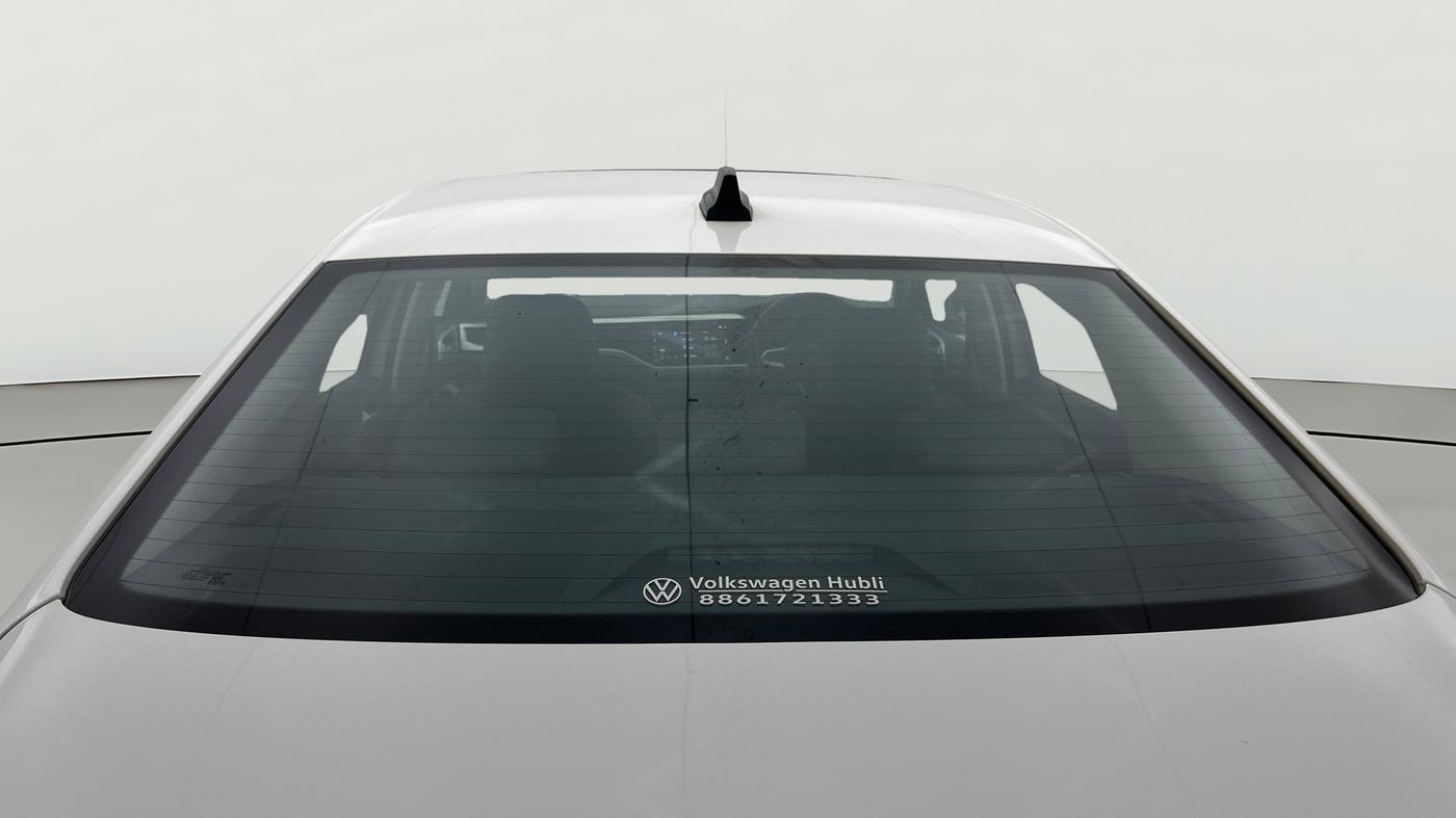 2023 Volkswagen VIRTUS TOPLINE TSI 1.0 MT, Petrol, Manual, 30,202 km, Rear Windshield