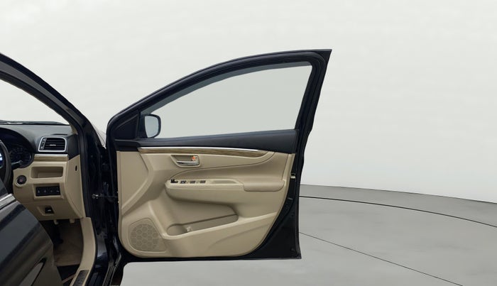 2020 Maruti Ciaz ALPHA  AT 1.5 SHVS PETROL, Petrol, Automatic, 54,793 km, RHS Front Door