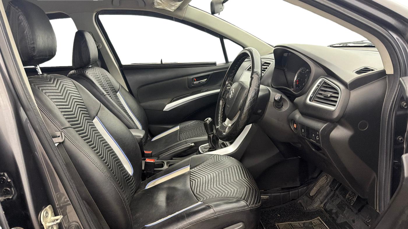 2021 Maruti S Cross ZETA 1.5, Petrol, Manual, 72,773 km, Right Side Front Door Cabin