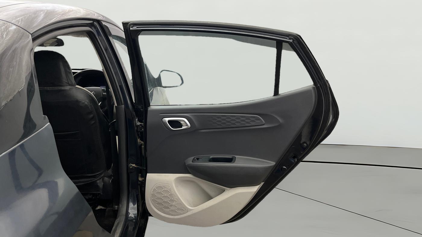 2024 Hyundai AURA SX 1.2 CNG, CNG, Manual, 57,922 km, RHS Rear Door