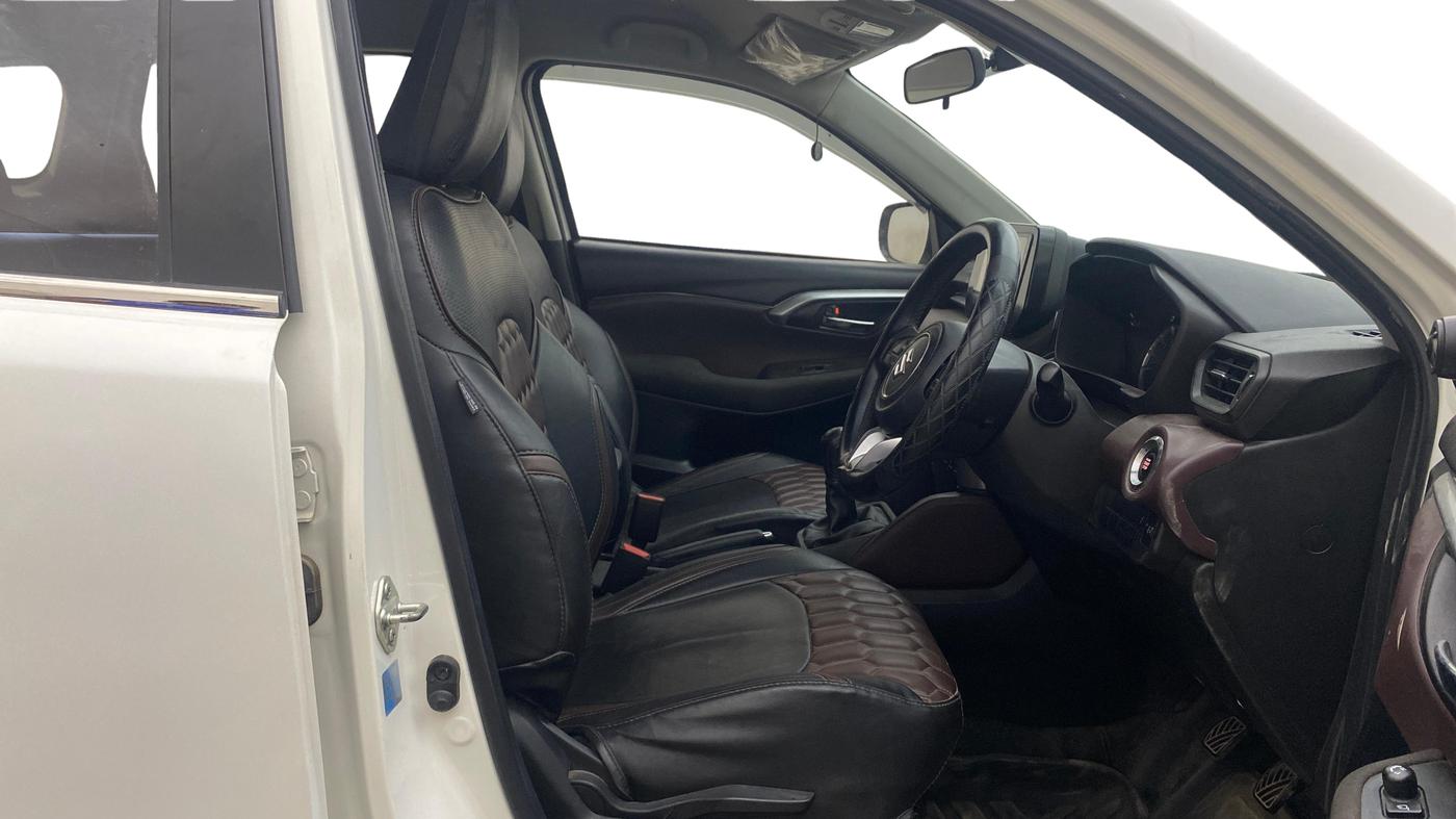 2023 Maruti Grand Vitara SIGMA SMART HYBRID, Petrol, Manual, 67,512 km, Right Side Front Door Cabin
