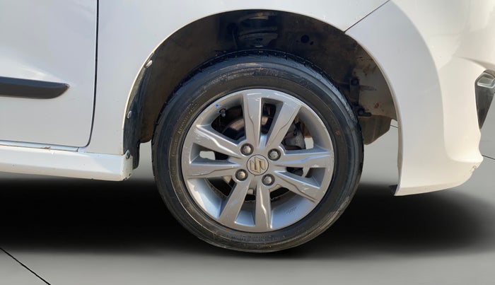 2016 Maruti Wagon R Stingray VXI, Petrol, Manual, 74,309 km, Right Front Wheel