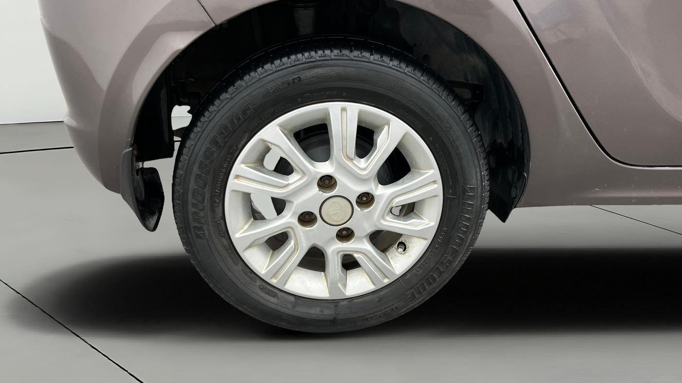 2018 Tata Tiago XZA PETROL, Petrol, Automatic, 46,372 km, Right Rear Wheel
