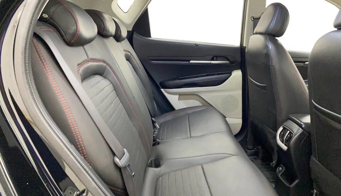 2023 KIA SONET HTX 1.5 AT, Diesel, Automatic, 17,495 km, Right Side Rear Door Cabin