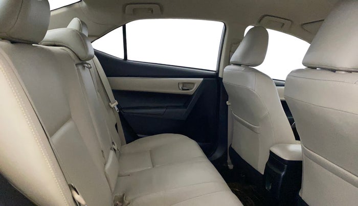 2015 Toyota Corolla Altis G PETROL, Petrol, Manual, 68,892 km, Right Side Rear Door Cabin