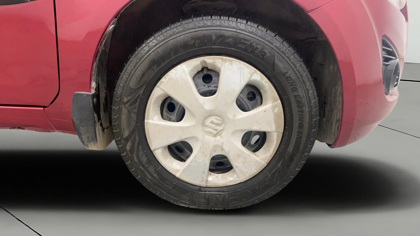 2015 Maruti Ritz VXI, CNG, Manual, 1,30,066 km, Right Front Wheel