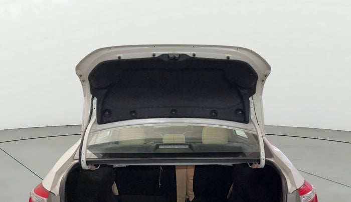 2015 Toyota Corolla Altis G PETROL, Petrol, Manual, 97,407 km, Boot Door Open