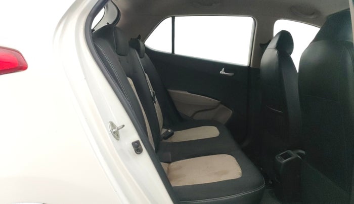 2015 Hyundai Grand i10 SPORTZ 1.2 KAPPA VTVT, Petrol, Manual, 42,040 km, Right Side Rear Door Cabin