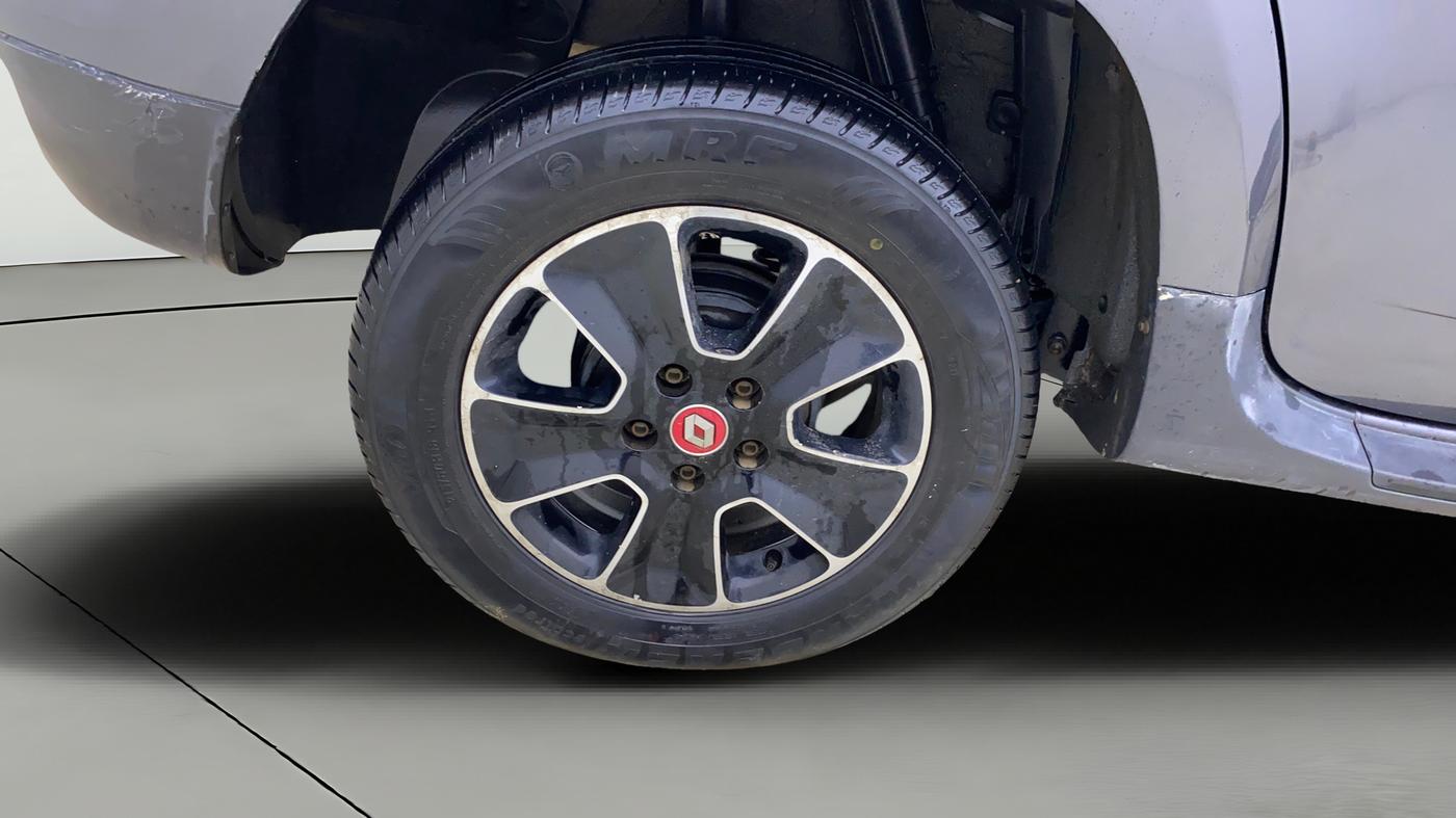 2018 Renault Duster 85 PS RXS MT DIESEL, Diesel, Manual, 1,00,027 km, Right Rear Wheel
