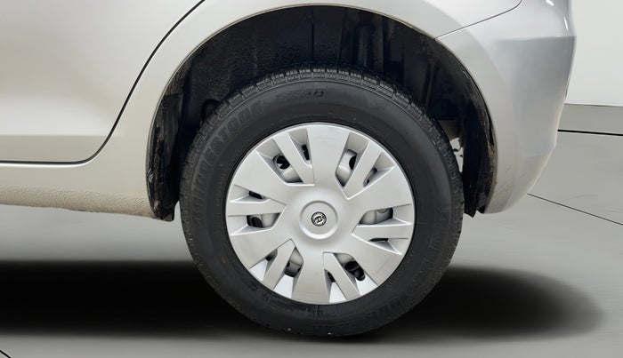 2017 Maruti Swift LXI (O), Petrol, Manual, 29,045 km, Left Rear Wheel