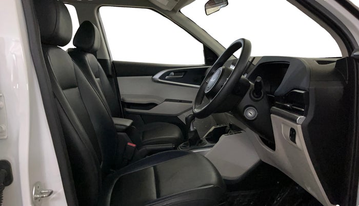 2023 KIA CARENS PREMIUM 1.5 PETROL 7 STR, Petrol, Manual, 16,745 km, Right Side Front Door Cabin