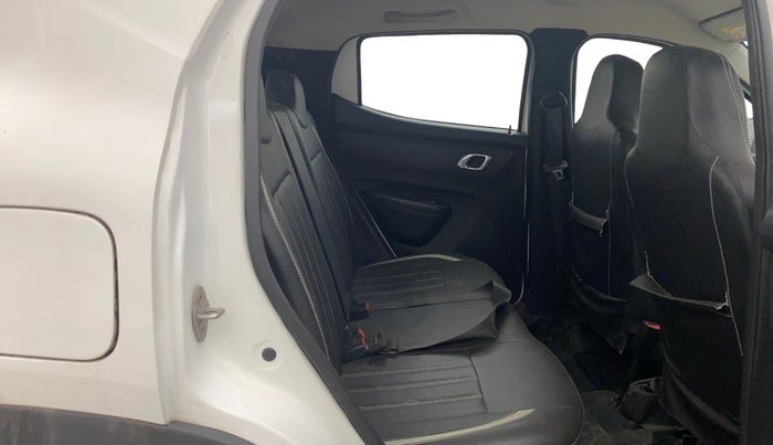 2021 Renault Kwid CLIMBER 1.0 AMT (O), Petrol, Automatic, 32,956 km, Right Side Rear Door Cabin
