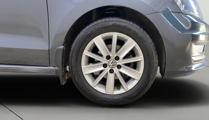 2015 Volkswagen Vento 1.2 TSI HIGHLINE PLUS AT, Petrol, Automatic, 47,203 km, Right Front Wheel