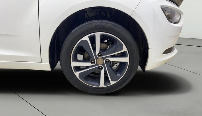 2024 Tata ALTROZ XZ CNG, CNG, Manual, 23,376 km, Right Front Wheel